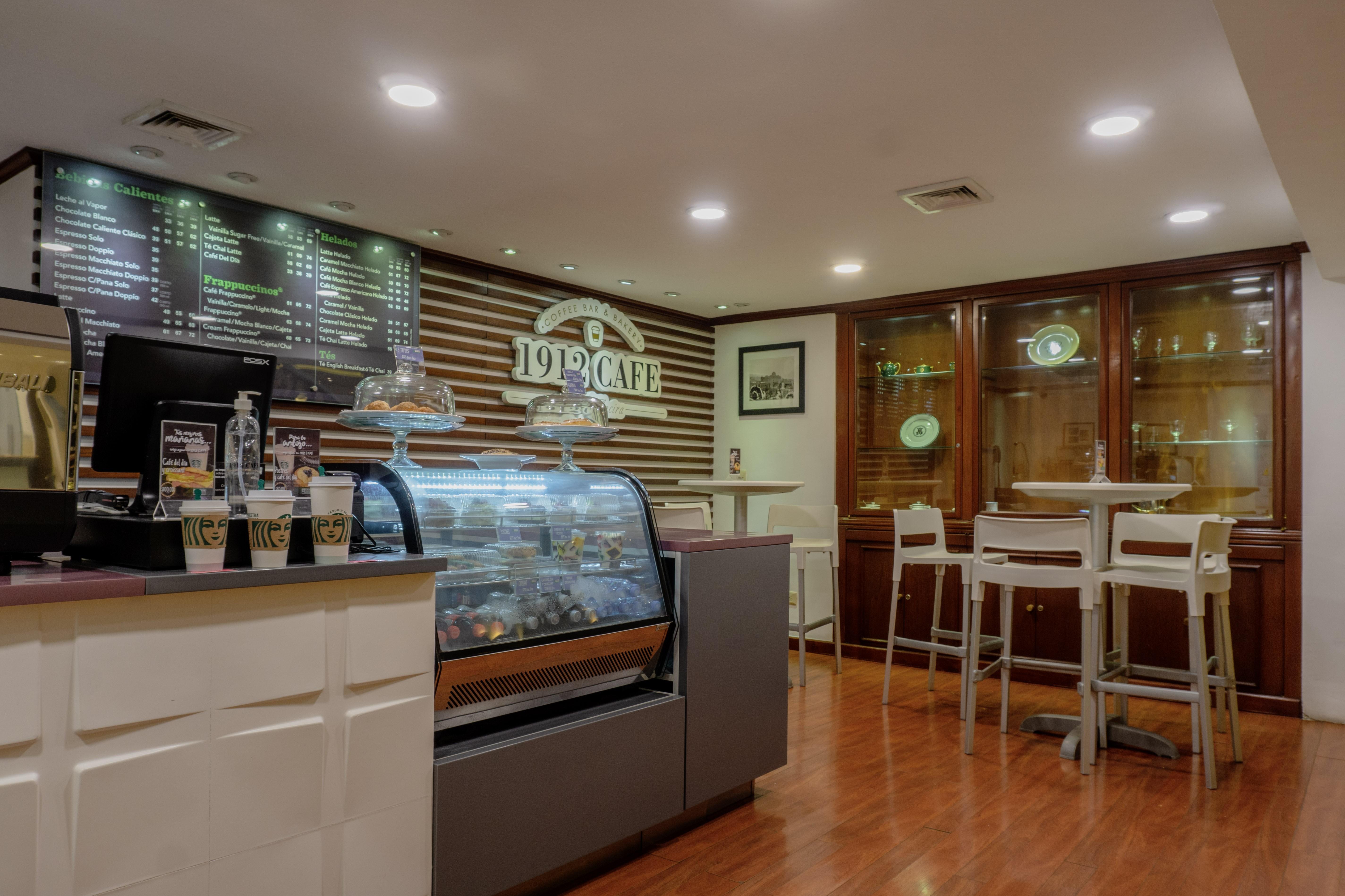Gamma Monterrey Gran Hotel Ancira Ngoại thất bức ảnh A café in the airport