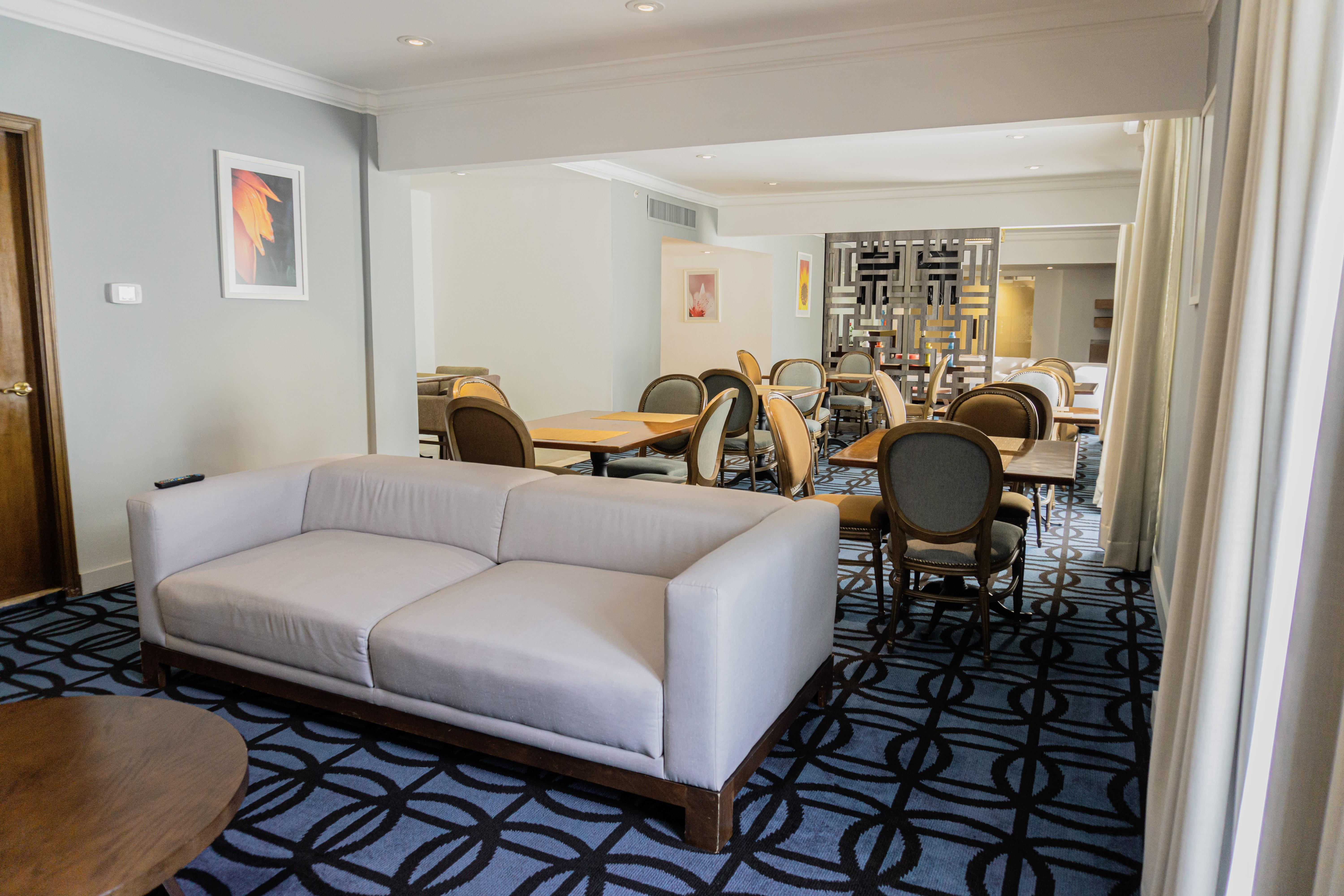 Gamma Monterrey Gran Hotel Ancira Ngoại thất bức ảnh A suite at the hotel