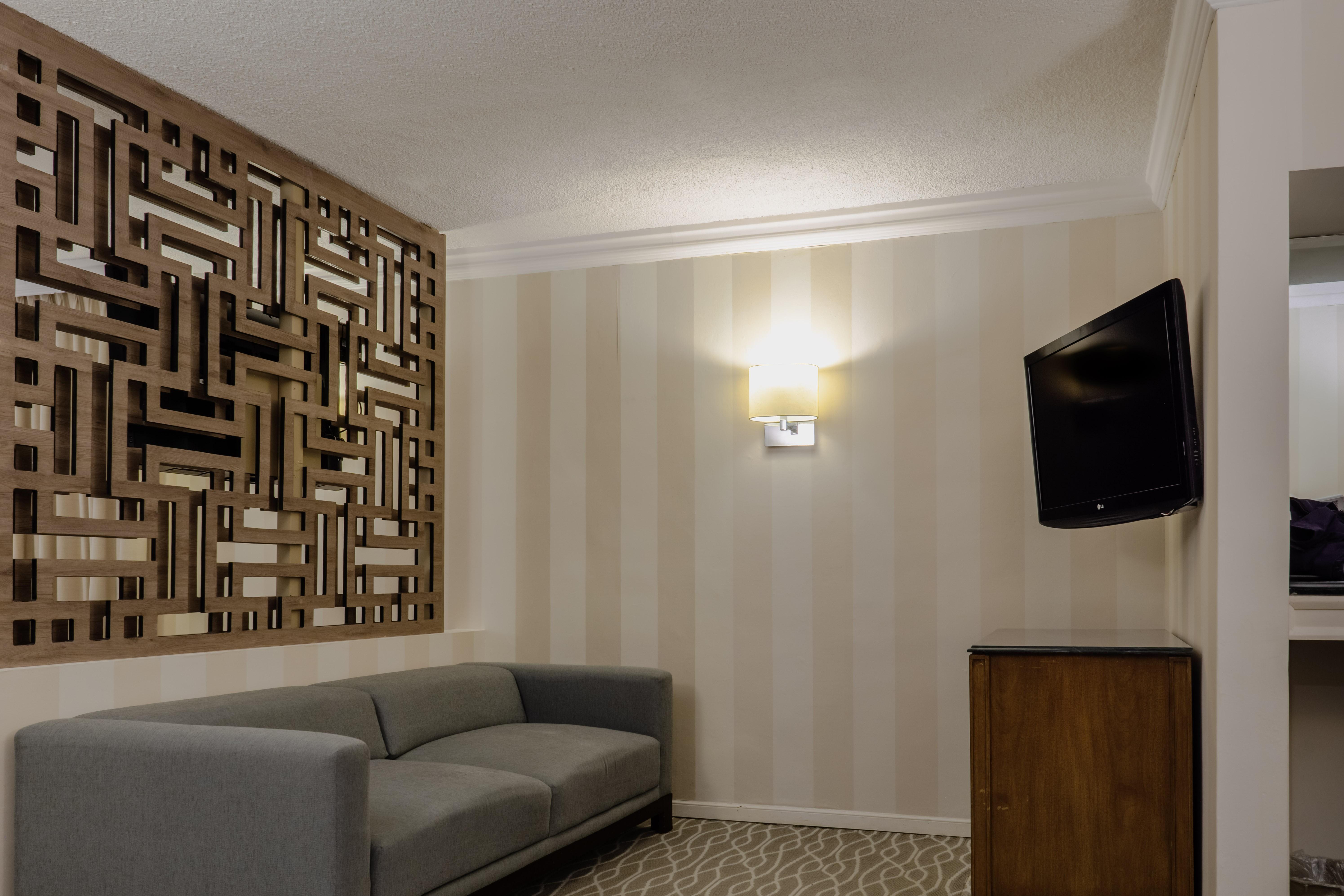 Gamma Monterrey Gran Hotel Ancira Ngoại thất bức ảnh A wall-mounted television
